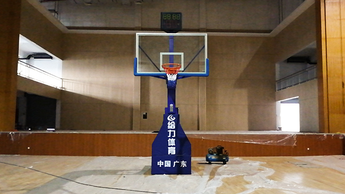 移動(dòng)籃球架